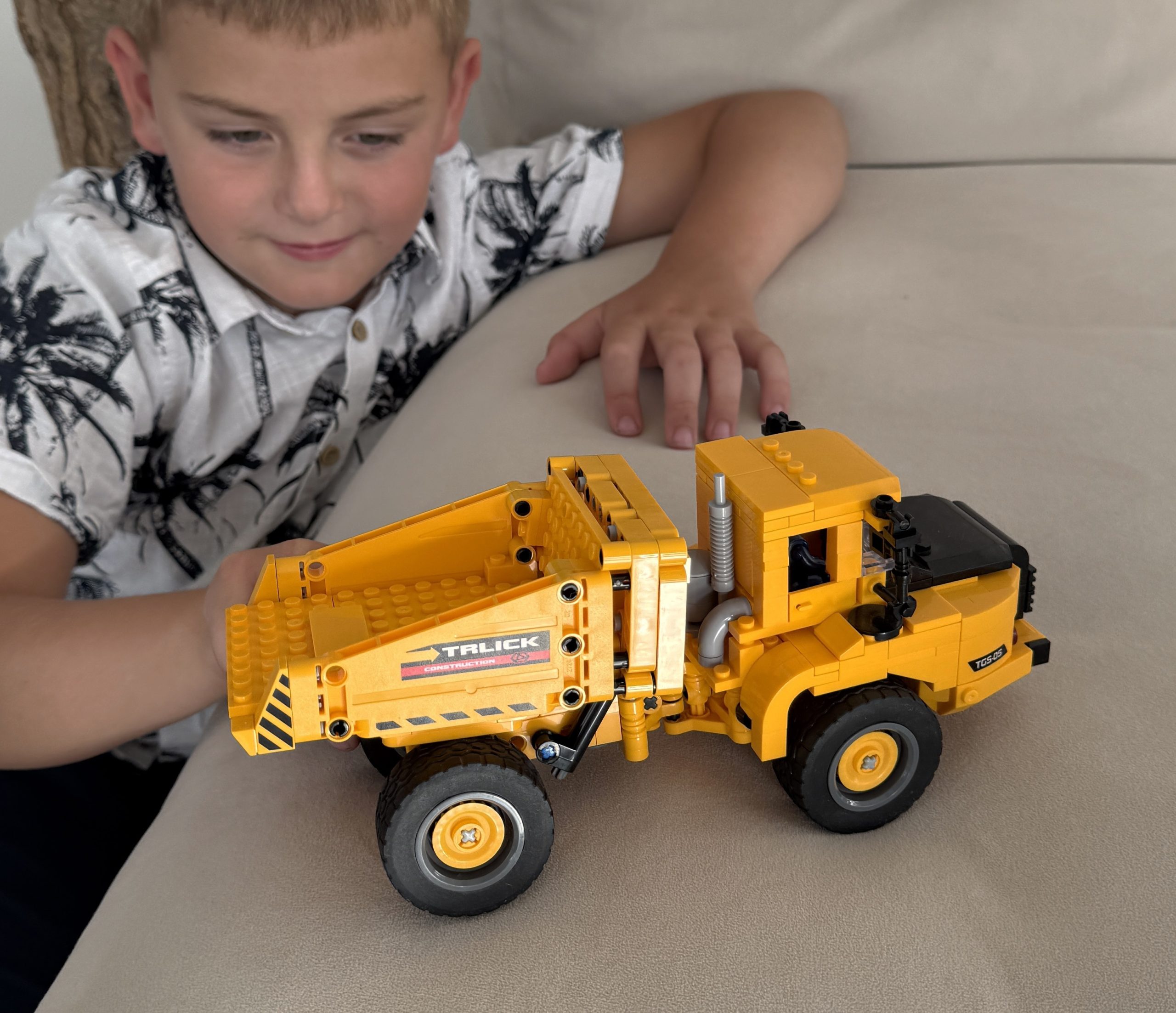 Конструктор Вантажівка-Самоскид (545 деталей) з фігуркою Lego будівельника Technic та рухомим прицепом - Зображення 2