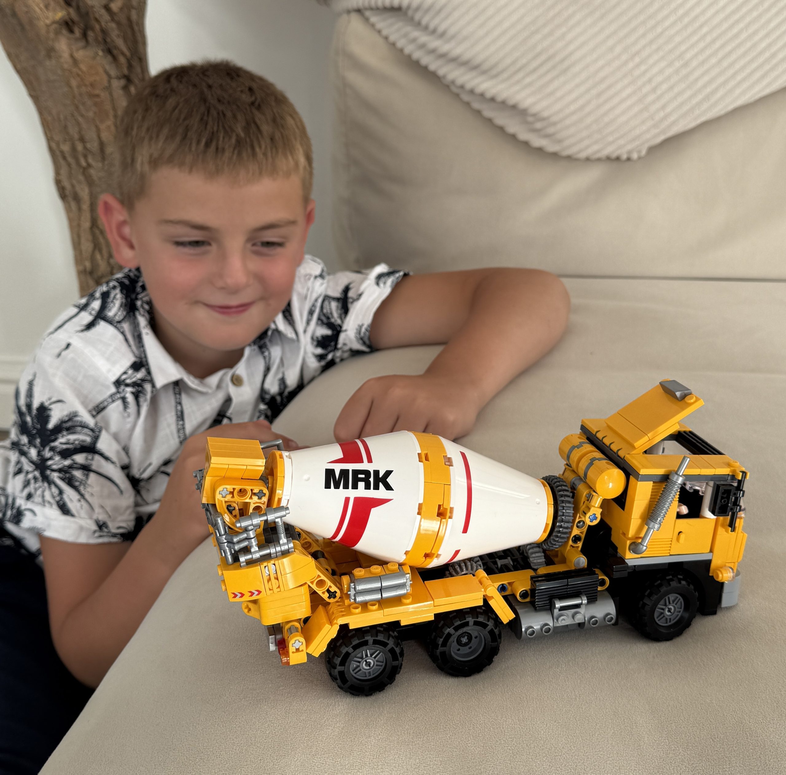 Конструктор Бетонозмішувач (654 деталі) з 2 фігурками Lego будівельника Technic та рухомою бочкою - Зображення 3