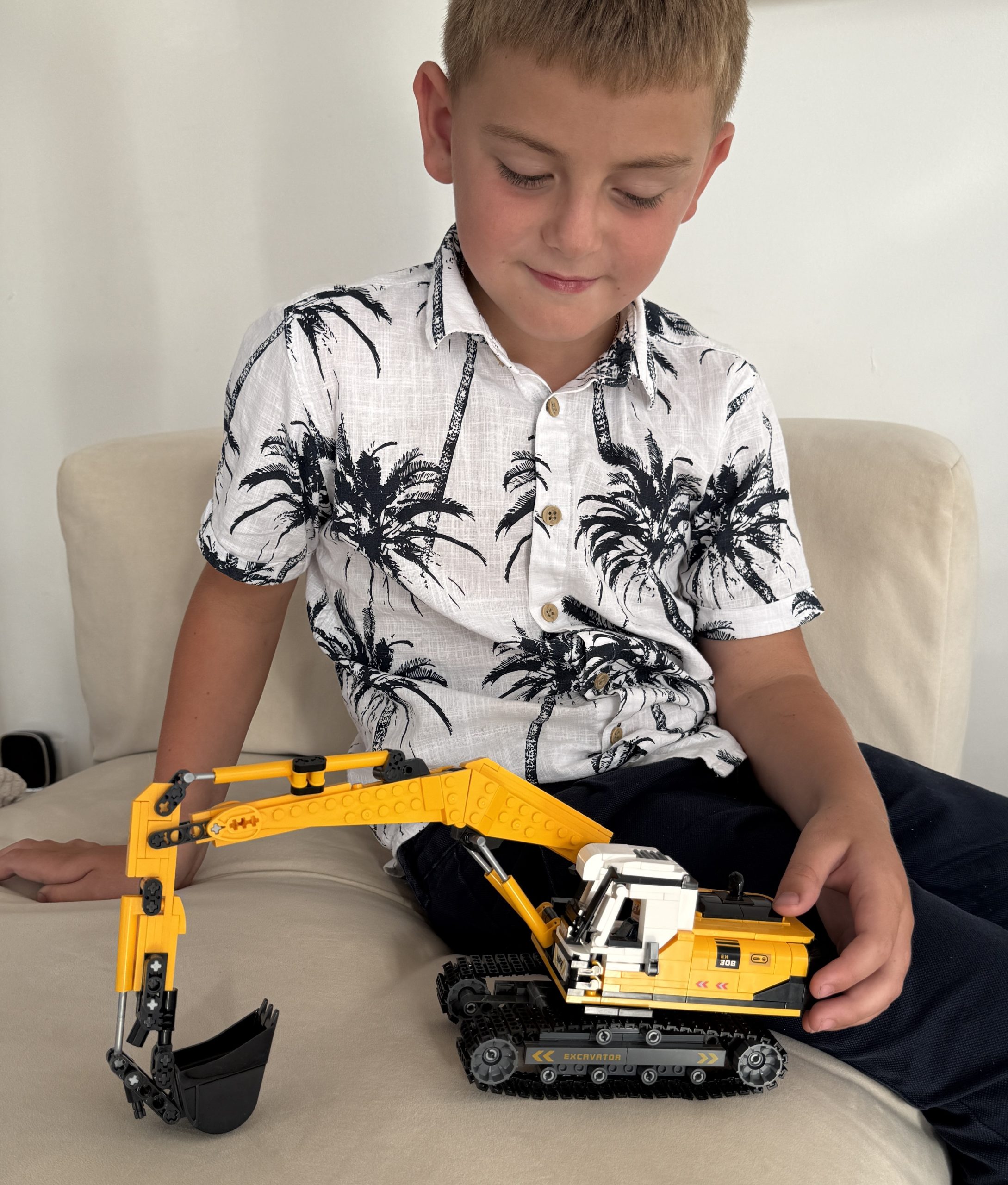 Конструктор Екскаватор (722 деталі) з фігуркою Lego будівельника Technic та рухомим ковшем та двигуном - Зображення 2