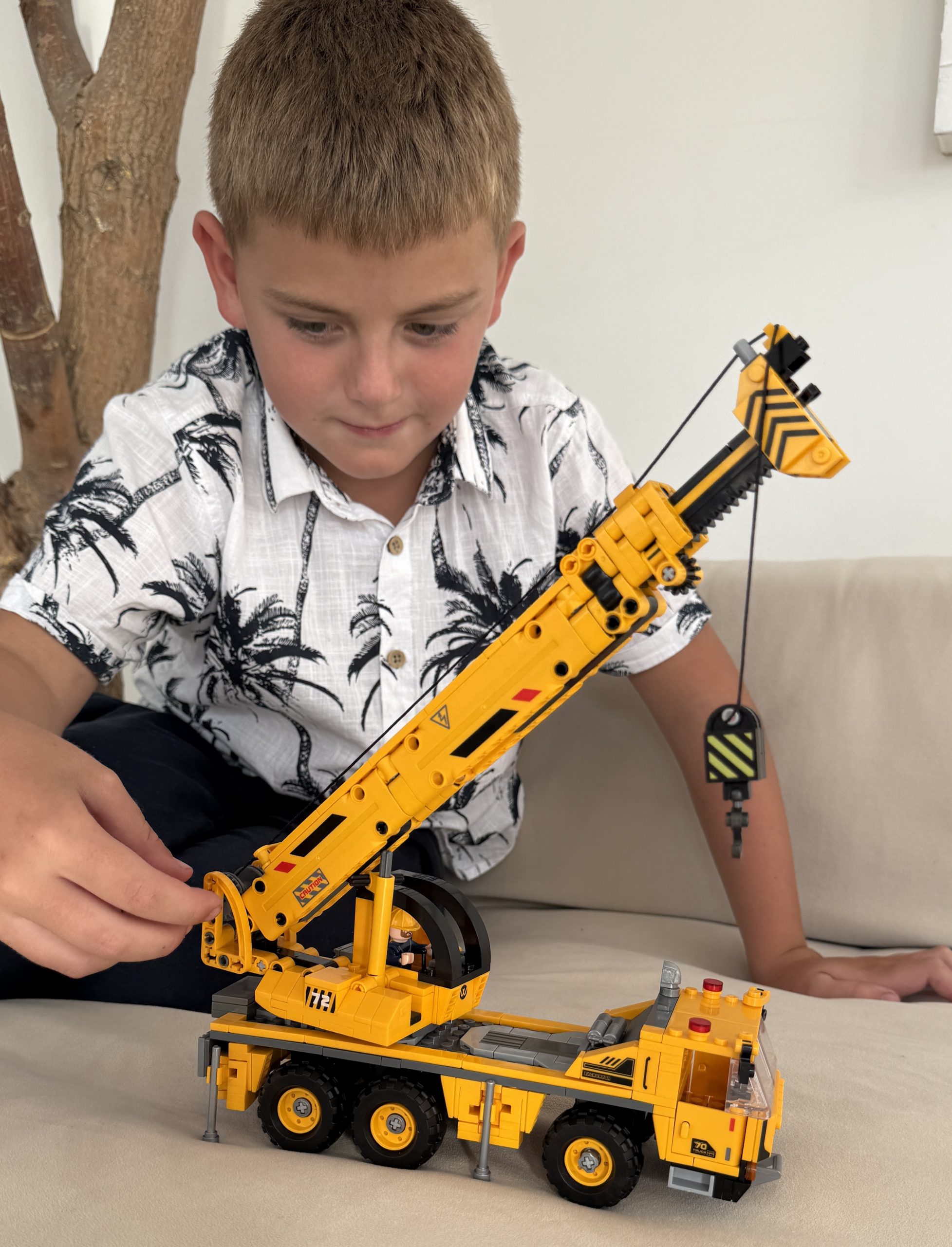 Конструктор Автокран (657 деталей) з 2 фігурками Lego будівельника Technic та підйомним механізмом - Зображення 2