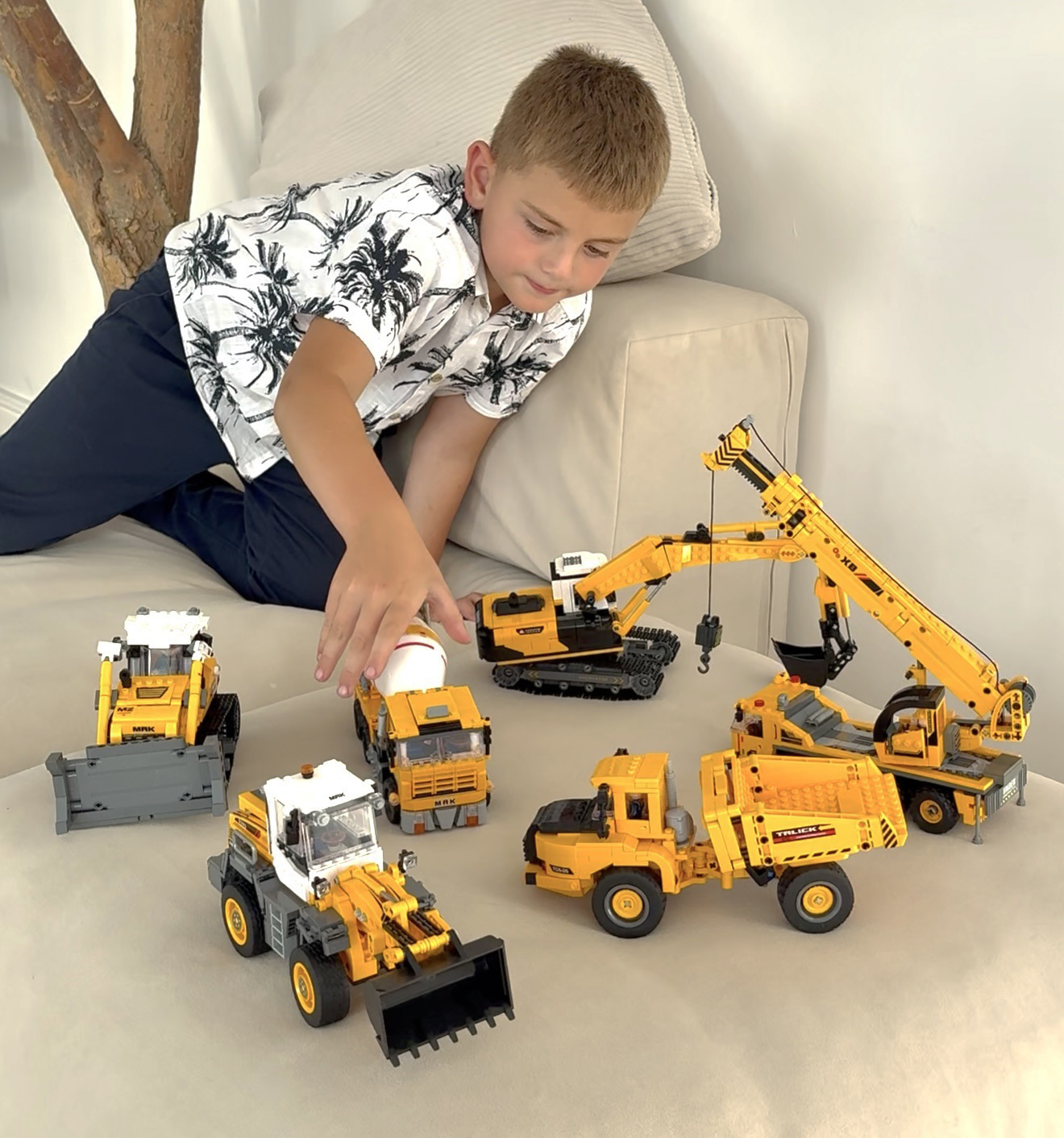 Конструктор Бульдозер (703 деталі) з фігуркою Lego будівельника Technic та рухомим ковшем - Зображення 3